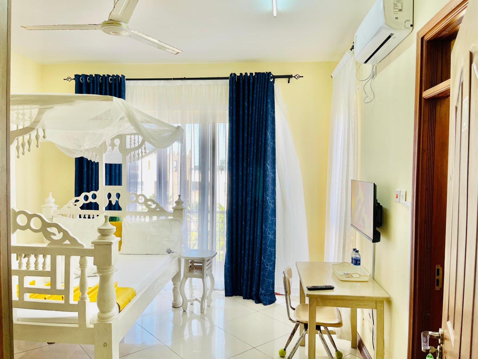 몸바사 Elna'S Nyali - Work & Unwind - Pool, Sea Views, Ac & Fast Wi-Fi B&B 외부 사진