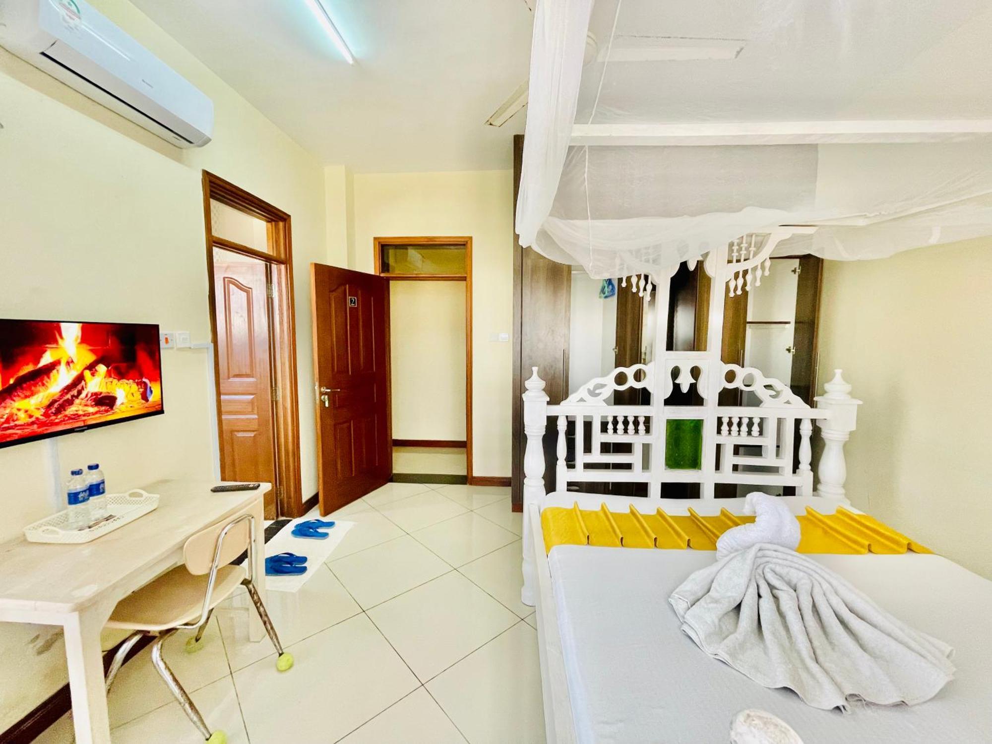 몸바사 Elna'S Nyali - Work & Unwind - Pool, Sea Views, Ac & Fast Wi-Fi B&B 외부 사진