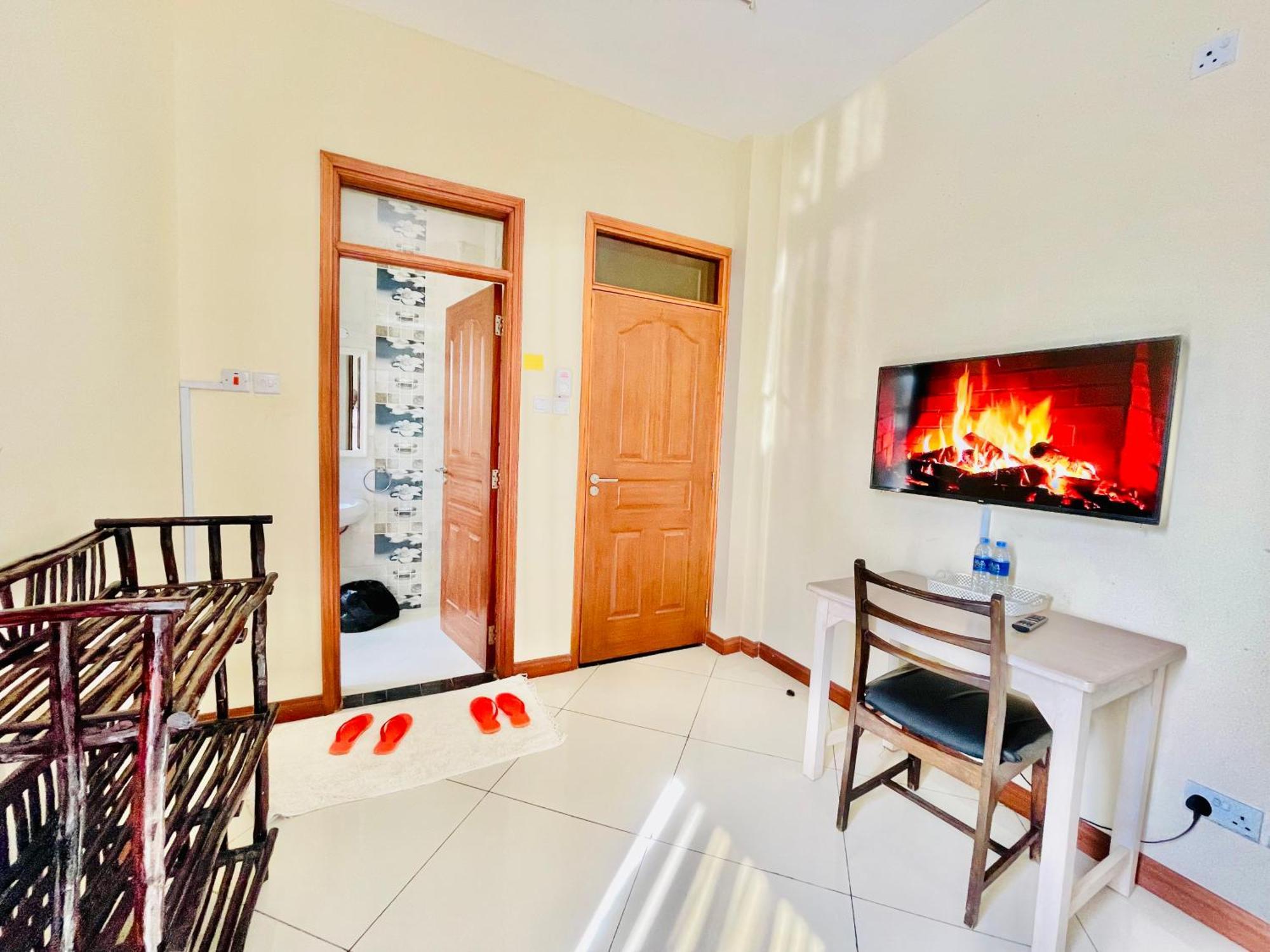 몸바사 Elna'S Nyali - Work & Unwind - Pool, Sea Views, Ac & Fast Wi-Fi B&B 외부 사진
