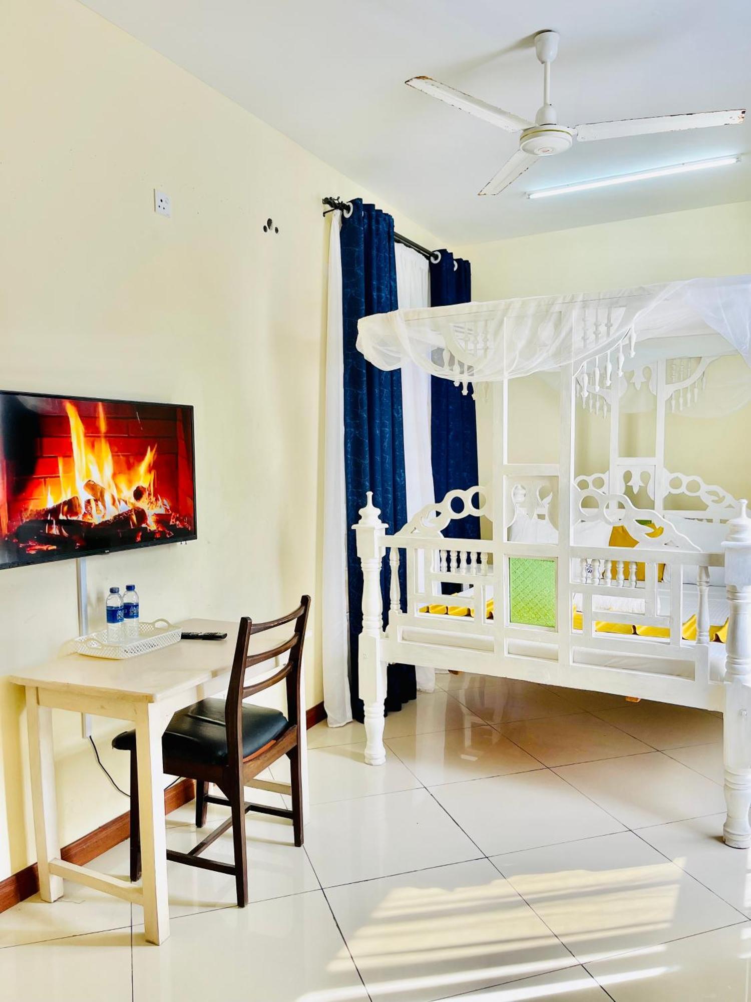 몸바사 Elna'S Nyali - Work & Unwind - Pool, Sea Views, Ac & Fast Wi-Fi B&B 외부 사진