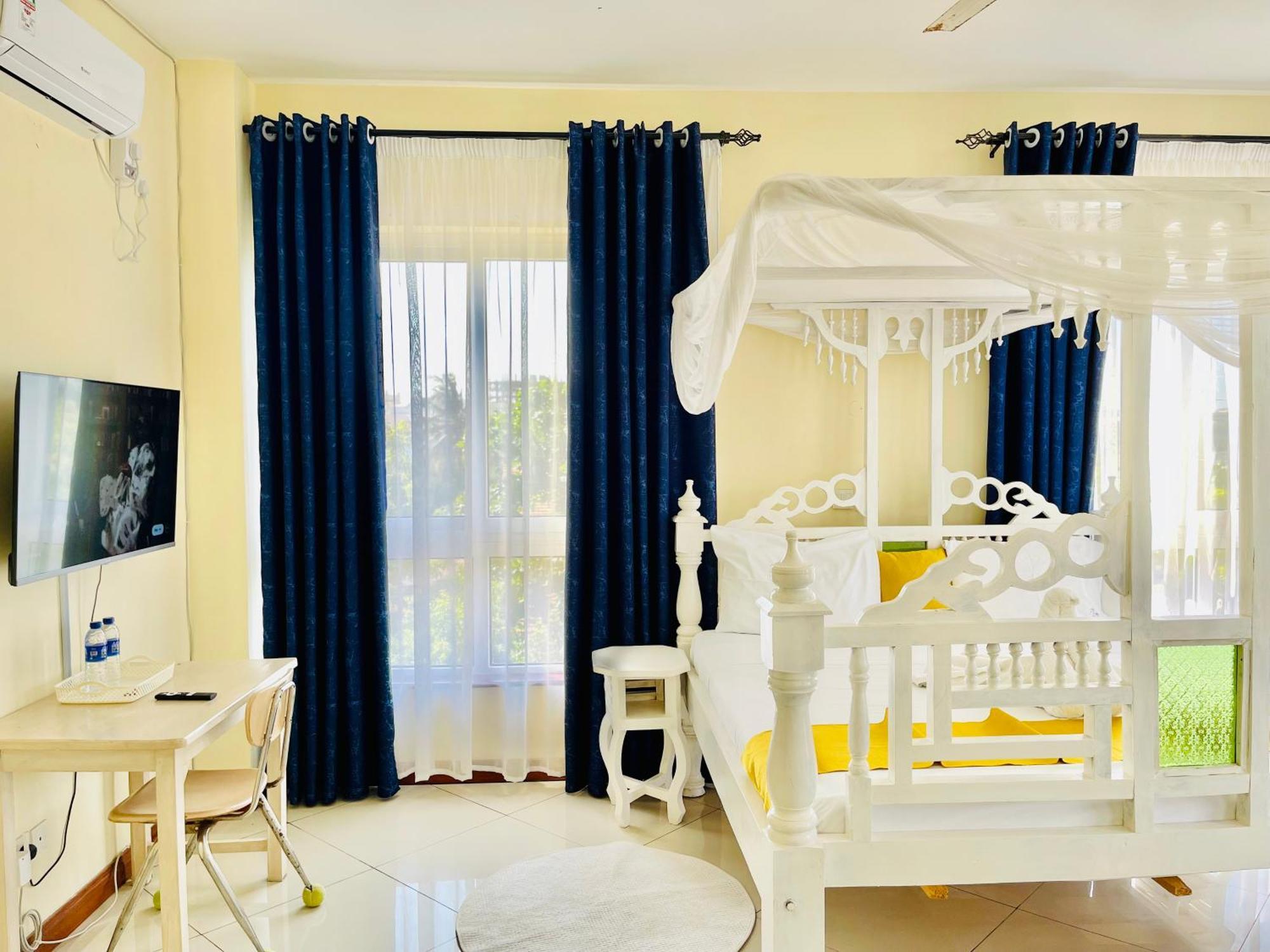 몸바사 Elna'S Nyali - Work & Unwind - Pool, Sea Views, Ac & Fast Wi-Fi B&B 외부 사진