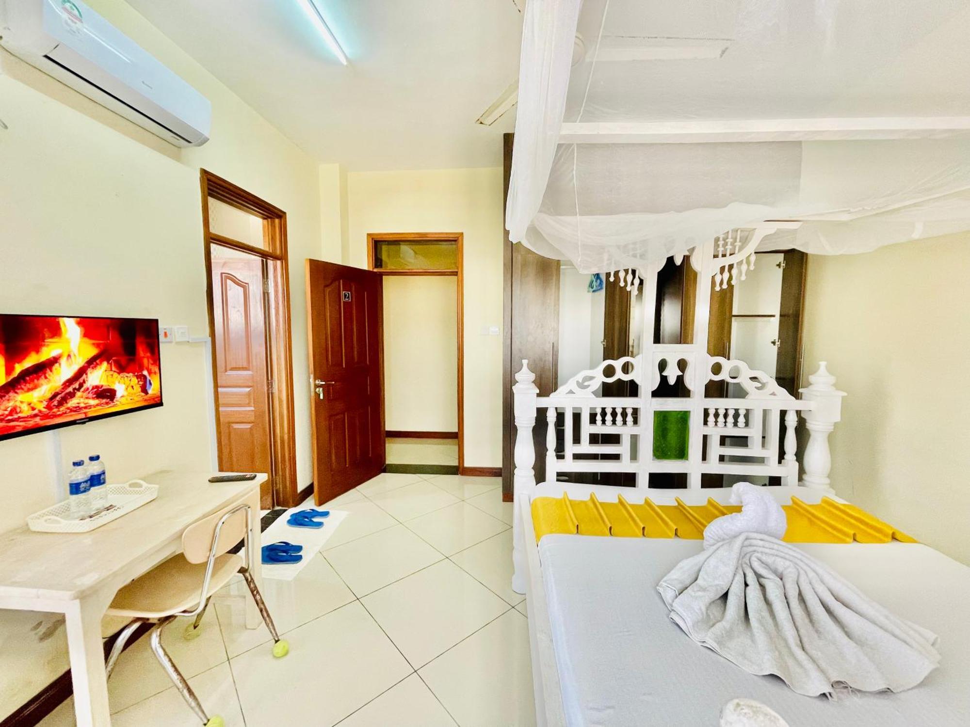 몸바사 Elna'S Nyali - Work & Unwind - Pool, Sea Views, Ac & Fast Wi-Fi B&B 외부 사진