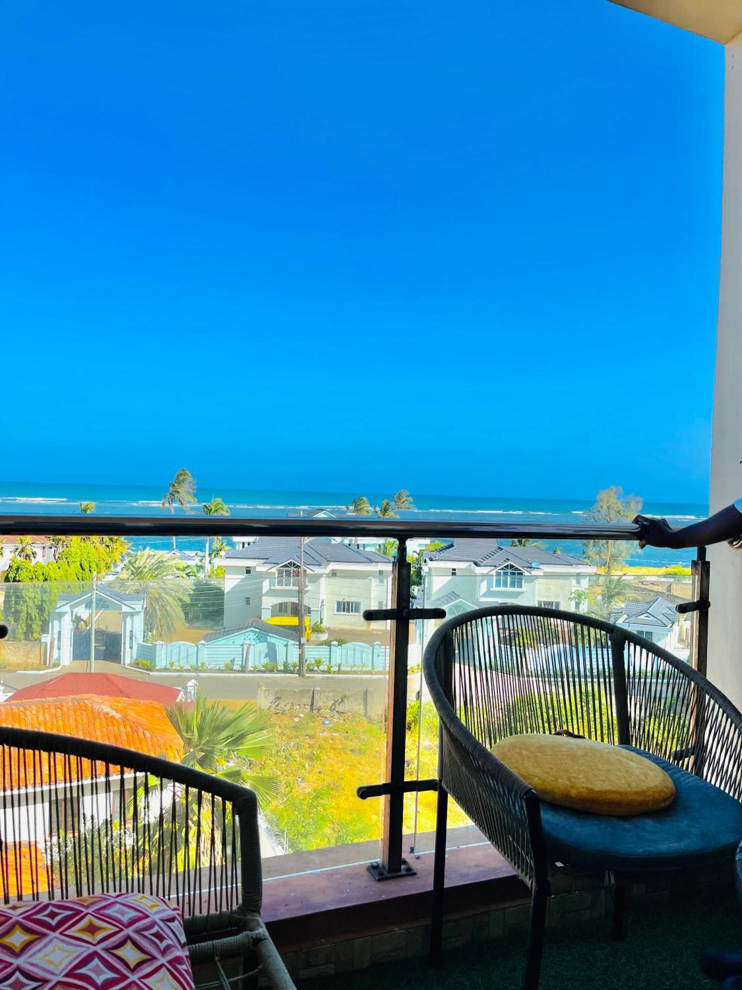 몸바사 Elna'S Nyali - Work & Unwind - Pool, Sea Views, Ac & Fast Wi-Fi B&B 외부 사진