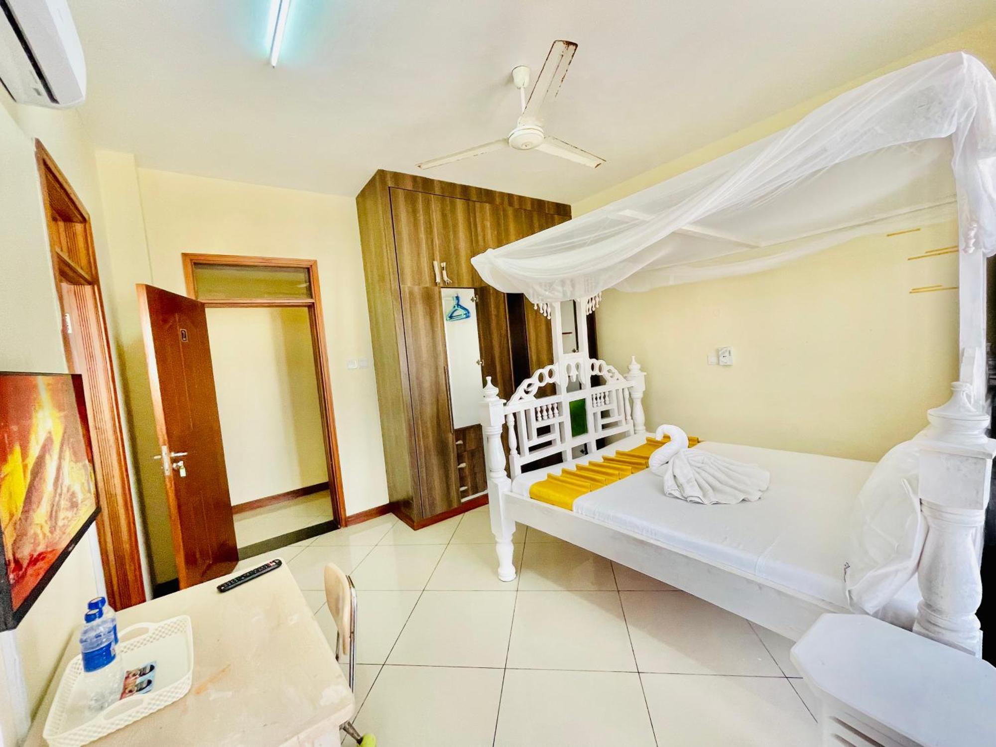 몸바사 Elna'S Nyali - Work & Unwind - Pool, Sea Views, Ac & Fast Wi-Fi B&B 외부 사진