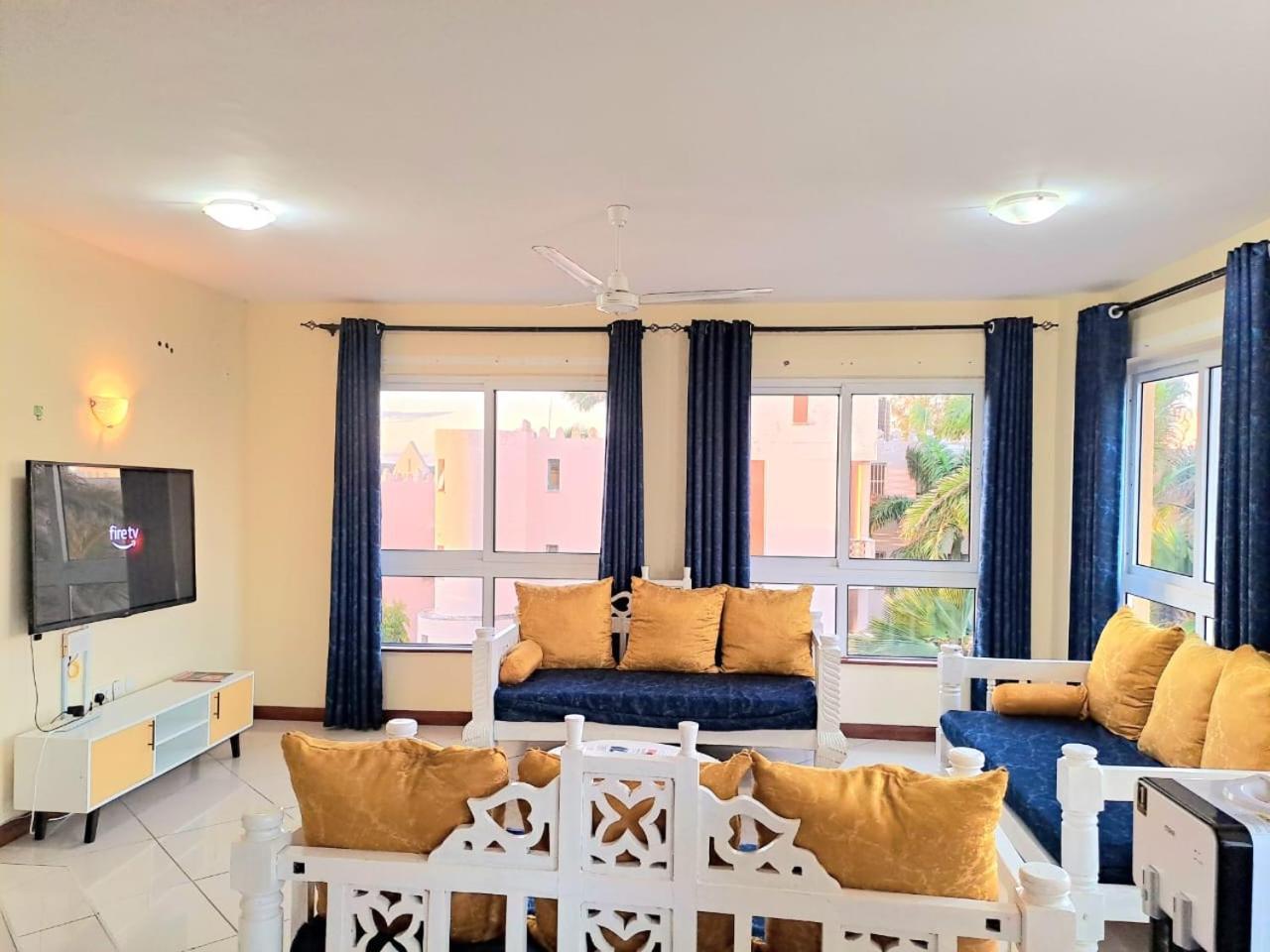 몸바사 Elna'S Nyali - Work & Unwind - Pool, Sea Views, Ac & Fast Wi-Fi B&B 외부 사진